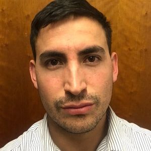 Meet your Posher, Carlos